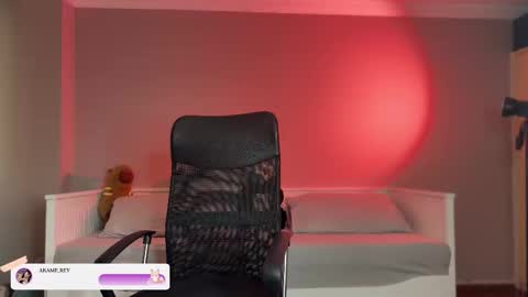 Snapshot of akame_s chatting on 28, 10, 2025             online show from 28, 10, 2025