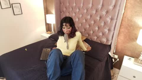 Snapshot of akane_uwu chatting on 25, 2, 2025 A K A N E U W U online show from 25, 2, 2025