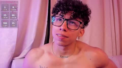 Snapshot of akazaboy chatting on 5, 12, 2025 akazaboy online show from 5, 12, 2025