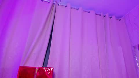 Snapshot of akazaboy chatting on 18, 12, 2025 akazaboy online show from 18, 12, 2025