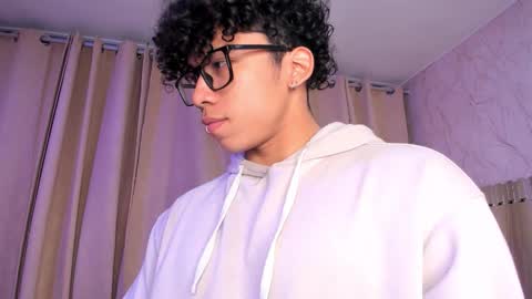 Snapshot of akazaboy chatting on 9, 1, 2026 akazaboy online show from 9, 1, 2026