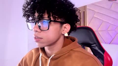 Snapshot of akazaboy chatting on 4, 4, 2026 akazaboy online show from 4, 4, 2026