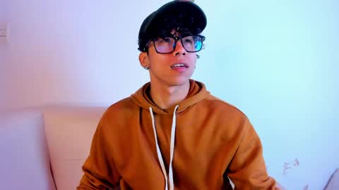 Snapshot of akazaboy chatting on 12, 4, 2026 akazaboy online show from 12, 4, 2026