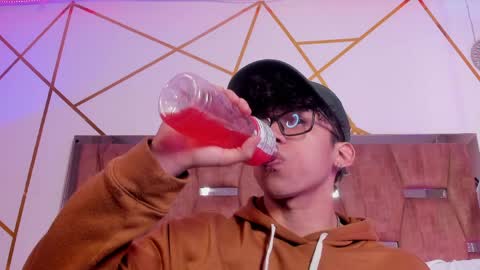 Snapshot of akazaboy chatting on 13, 4, 2026 akazaboy online show from 13, 4, 2026