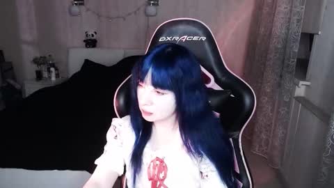 akirahartyx online show from 30, 11, 2025