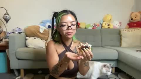 Snapshot of akirazayy chatting on 6, 2, 2026 Akira Zay online show from 6, 2, 2026