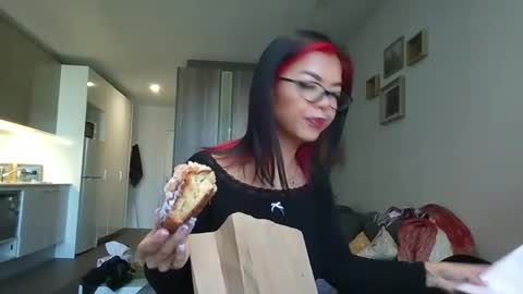 Akira Zay online show from 25, 4, 2026