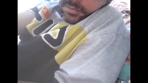 Brown arab man online show from 26, 11, 2025