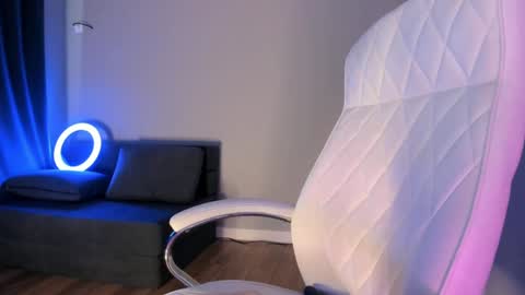 Snapshot of akura_01 chatting on 17, 1, 2026 Akura is here 3 online show from 17, 1, 2026