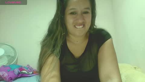 Snapshot of alahia_fox chatting on 4, 1, 2025 alahia online show from 4, 1, 2025