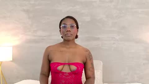 Snapshot of alaia_colins chatting on 9, 7, 2026 alaia_colins online show from 9, 7, 2026