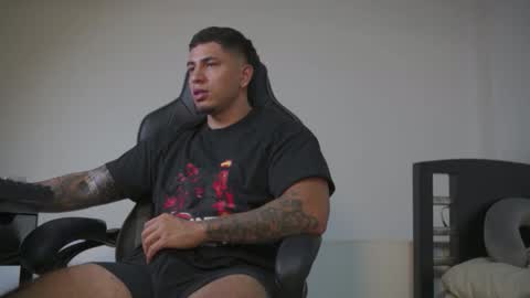 Snapshot of alan_muscle chatting on 28, 11, 2025 Alan online show from 28, 11, 2025