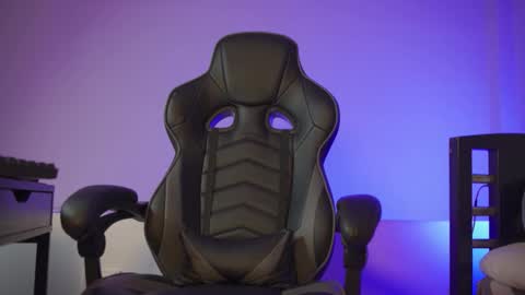 Snapshot of alan_muscle chatting on 3, 12, 2025 Alan online show from 3, 12, 2025