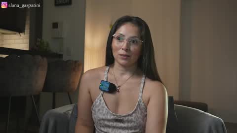 Alana Gasparini online show from 5, 4, 2026