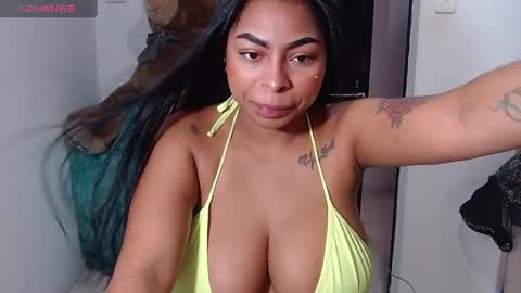 Snapshot of alanajonees chatting on 6, 2, 2025 alanajonees online show from 6, 2, 2025