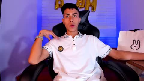 Snapshot of alannaughty_ chatting on 14, 12, 2024 alannaughty_ online show from 14, 12, 2024