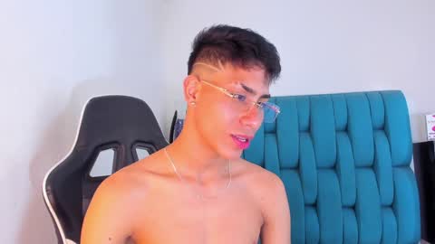 Snapshot of alannaughty_ chatting on 26, 1, 2025 alannaughty_ online show from 26, 1, 2025