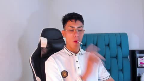 Snapshot of alannaughty_ chatting on 2, 2, 2025 alannaughty_ online show from 2, 2, 2025