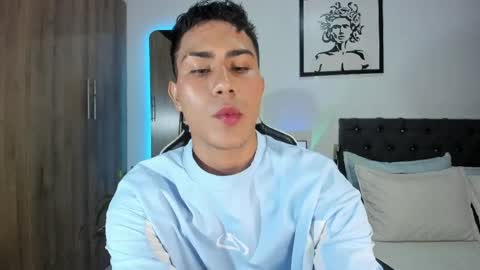 Snapshot of alannaughty_ chatting on 26, 4, 2026 alannaughty_ online show from 26, 4, 2026