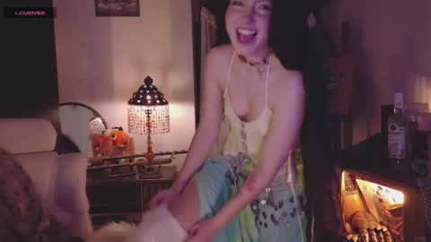 Snapshot of alaskagrace chatting on 8, 10, 2025 Alaska Grace       online show from 8, 10, 2025