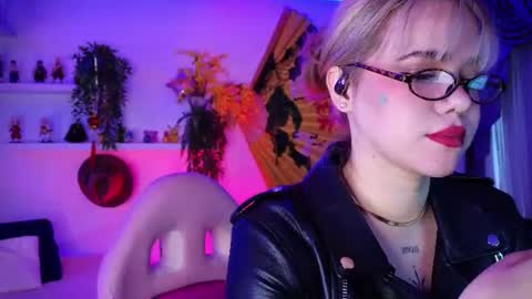 Snapshot of albaandthayron chatting on 14, 7, 2026 albaandthayron online show from 14, 7, 2026