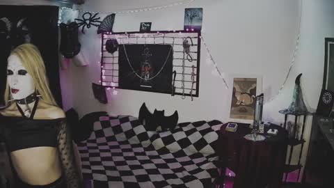 Mistic witch online show from 7, 2, 2025