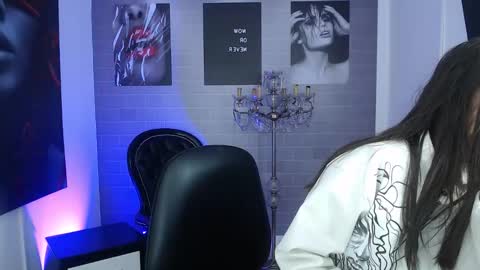 Snapshot of aleesha_cameron02 chatting on 18, 11, 2025 Ale online show from 18, 11, 2025