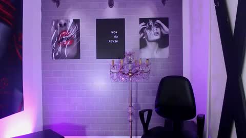 Snapshot of aleesha_cameron02 chatting on 26, 11, 2025 Ale online show from 26, 11, 2025