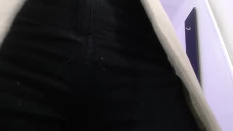 Snapshot of aleesha_cameron02 chatting on 22, 12, 2025 Ale online show from 22, 12, 2025