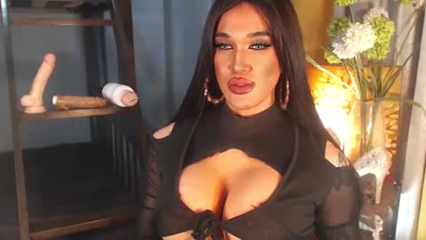 Snapshot of aleinacroft chatting on 3, 3, 2025 aleinacroft online show from 3, 3, 2025