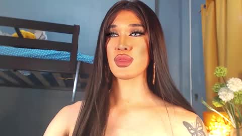 Snapshot of aleinacroft chatting on 4, 3, 2025 aleinacroft online show from 4, 3, 2025