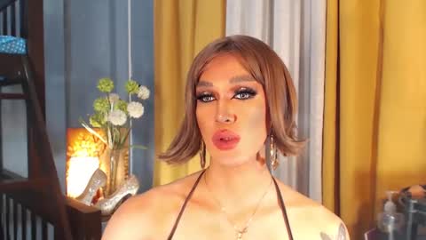 Snapshot of aleinacroft chatting on 8, 3, 2025 aleinacroft online show from 8, 3, 2025