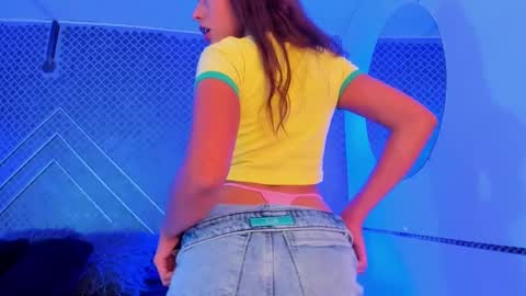 aleja_bloom online show from 28, 2, 2025