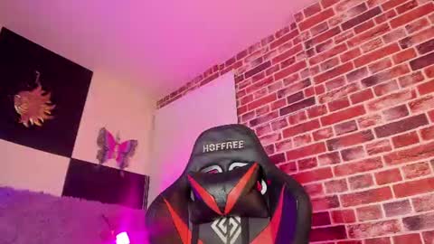 Snapshot of aleja_hill chatting on 18, 7, 2026 Aleja Hill online show from 18, 7, 2026