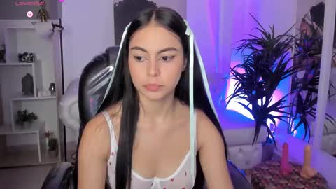 Alejandra online show from 7, 3, 2025