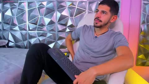 Alejo  online show from 7, 1, 2026