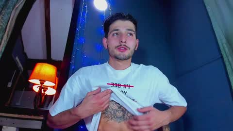 Snapshot of alejo_323__ chatting on 15, 1, 2025 alejo_323__ online show from 15, 1, 2025