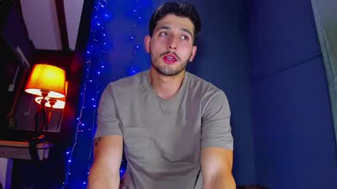 Snapshot of alejo_323__ chatting on 19, 1, 2025 alejo_323__ online show from 19, 1, 2025