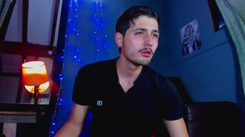 Snapshot of alejo_323__ chatting on 8, 2, 2025 alejo_323__ online show from 8, 2, 2025