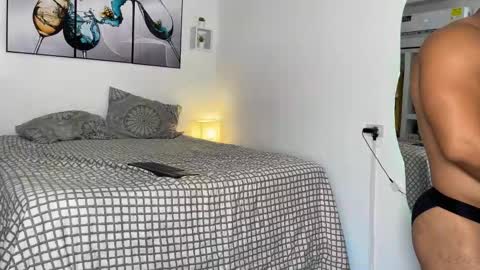 Snapshot of alejo_gero1712 chatting on 4, 10, 2025 Alejo online show from 4, 10, 2025