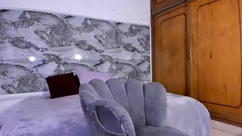 alejo_gray1 online show from 2, 12, 2025