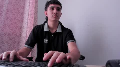 alejo_gray1 online show from 6, 4, 2026