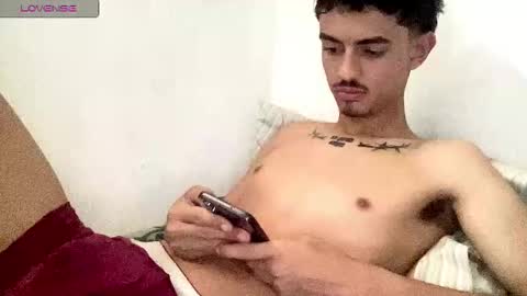 alejoochoa2222 online show from 27, 11, 2025