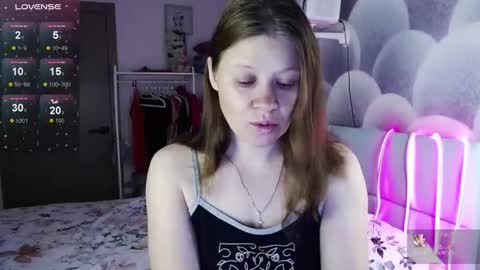 Snapshot of alekasamui chatting on 21, 10, 2025 Aleksa online show from 21, 10, 2025