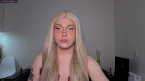 ALENA  INDEPENDENT MODEL online show from 6, 4, 2026