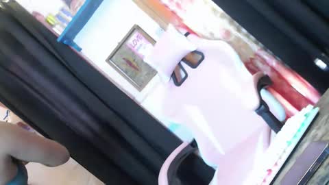 Kimmygirl online show from 4, 5, 2026