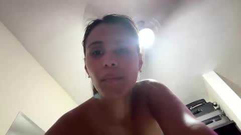 Snapshot of alenart chatting on 21, 10, 2025 alenart online show from 21, 10, 2025