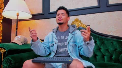 Snapshot of aless_king chatting on 19, 1, 2025 Alessandro King online show from 19, 1, 2025