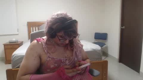 AlessaBabyGirl840 online show from 10, 8, 2026
