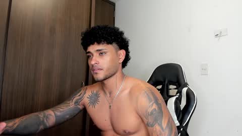 Snapshot of alessandro_vanni chatting on 2, 2, 2025 Alessandro Vanni online show from 2, 2, 2025